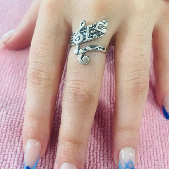 Silver Music Note Ring - Picture 5 of 8